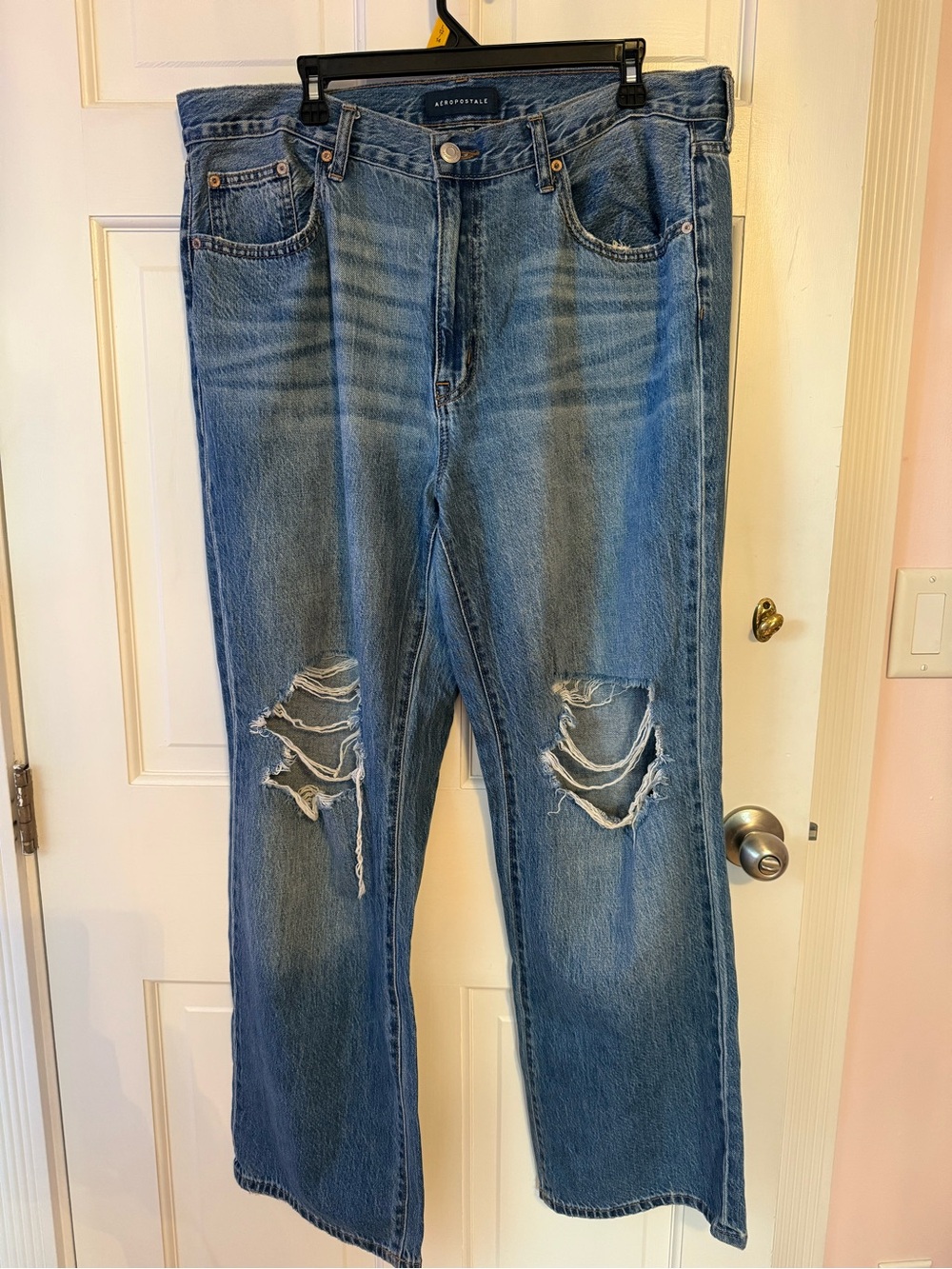 Aeropostale Women's Distressed Medium Blue skater Jeans